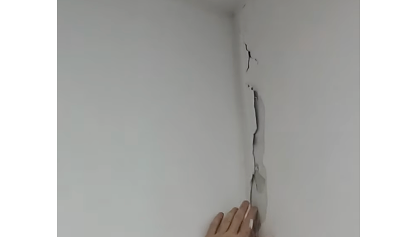 HOW TO FIX FLAKING PAINT & WALL COMPOUND